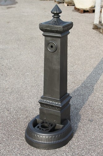 Fontana ghisa alta 125 cm - in,